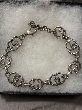 Unisex Gucci Silver-Tone Interlocking Bracelet